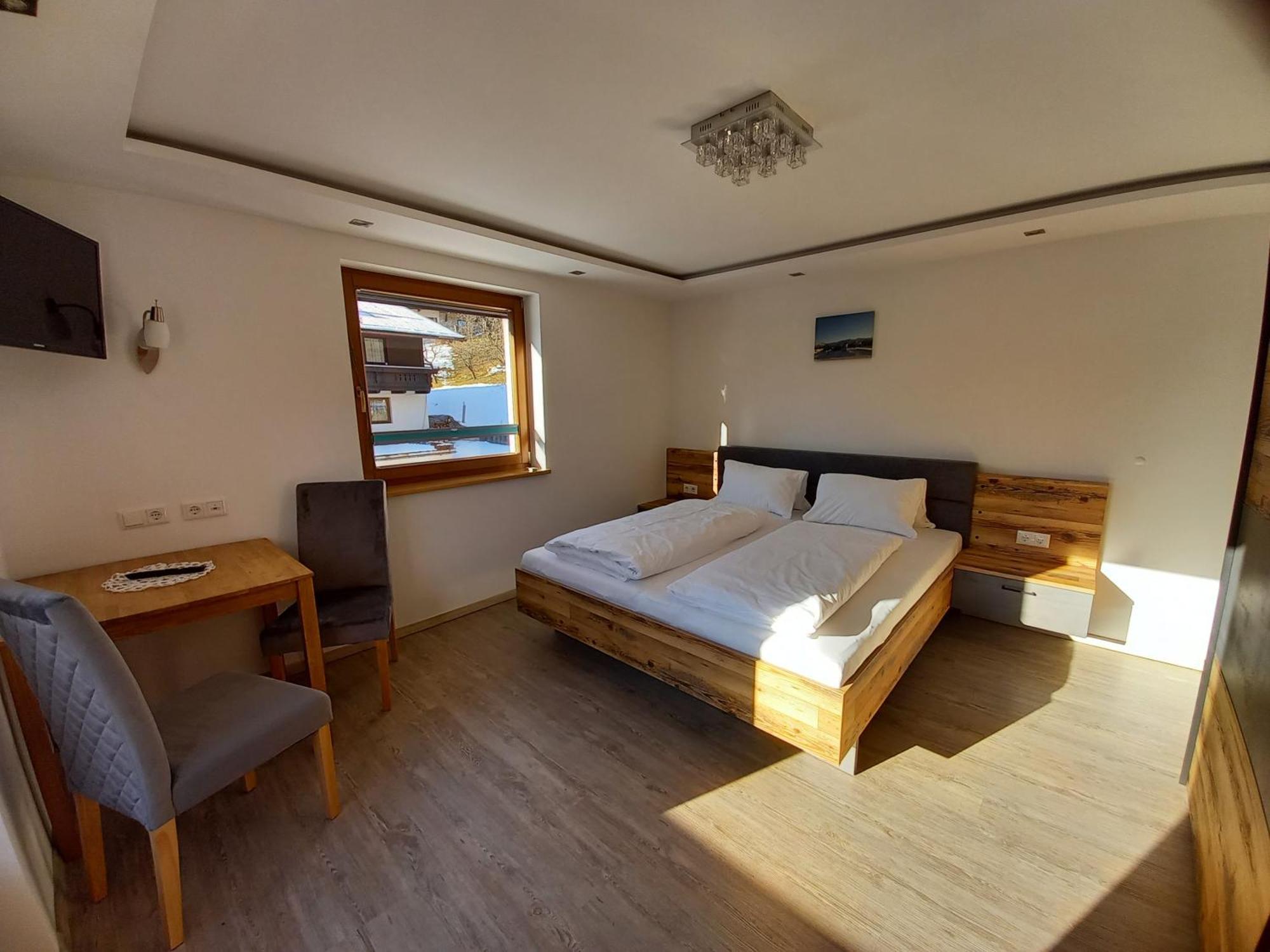 Haus Scharler, Talstation Hotel Neukirchen am Grossvenediger Luaran gambar
